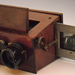 Fig. 1 – Visore stereoscopico a binocolo, anni 1860 (collezione privata)