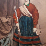 Fig. 05. Carte-de-visite di una volontaria garibaldina, Gallizioli e Fiori, Brescia 1866, (Museo del Risorgimento Luigi Musini, Fidenza)